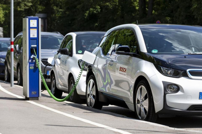 Châu Âu sẽ là khu vực đầu tiên chứng kiến doanh thu các mẫu xe không phát thải “đánh bại” các loại xe sử dụng xăng/dầu vào năm 2028.