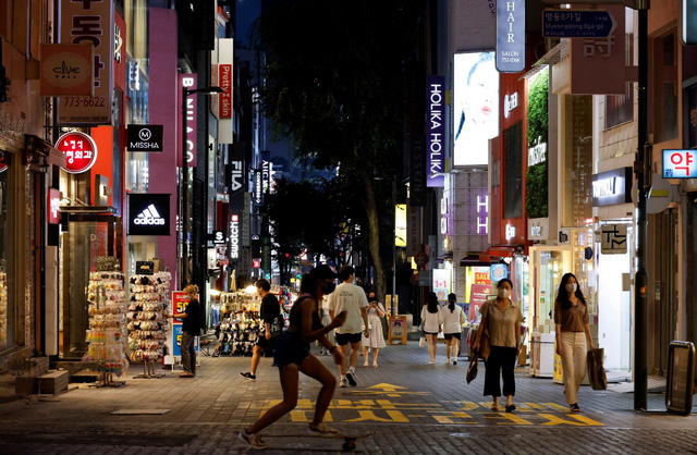 Tình hình COVID-19 chuyển biến xấu, Seoul áp lệnh giãn cách xã hội nghiêm ngặt hơn để ngăn dịch