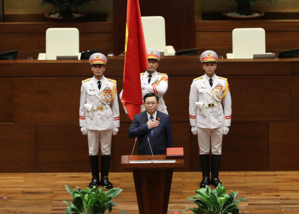 Chủ tịch Quốc hội Vương Đình Huệ tuyên thệ nhậm chức.