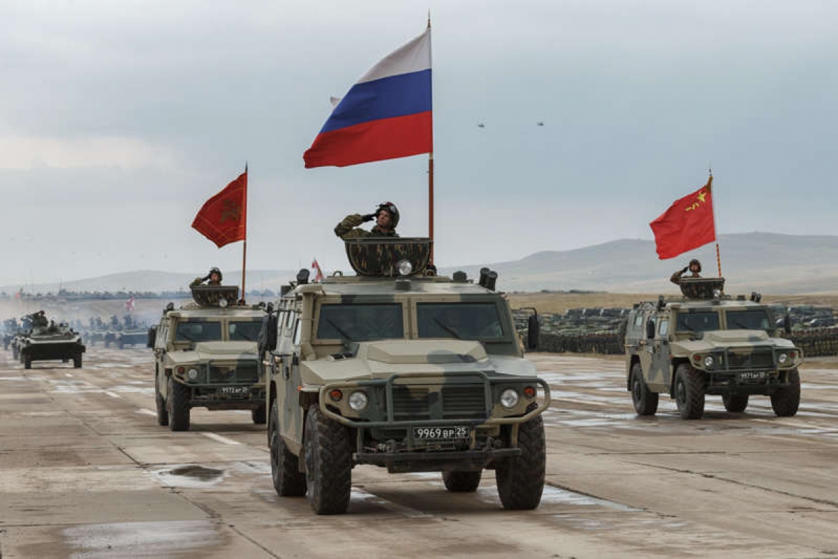 Các lực lượng cua Nga và Trung Quốc tại cuộc tập trận chung Vostok ngày 13/9/2018 tại Siberia. Ảnh: Bộ Quốc phòng Nga
