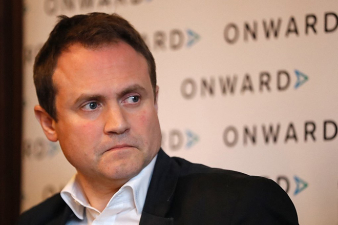 Nghị sĩ Anh Tom Tugendhat  trong buổi họp tháng 4/2019 tại Westminster, London.