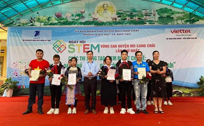 Phòng GD&ĐT huyện Mù Cang Chải tổ chức Ngày hội Stem cho các trường học trên địa bàn.