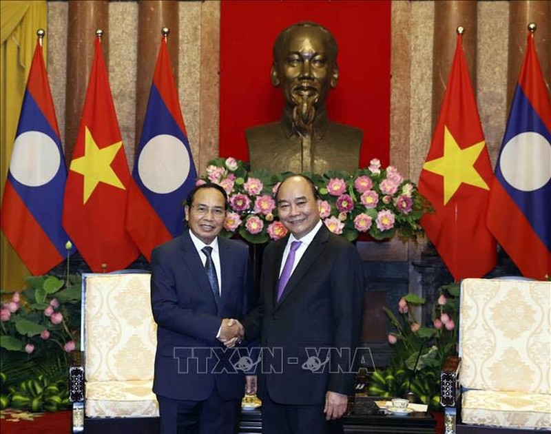 Chủ tịch nước Nguyễn Xuân Phúc tiếp đồng chí Bounthong Chitmany, Ủy viên Bộ Chính trị, Thường trực Ban Bí thư Trung ương Đảng Nhân dân cách mạng Lào, Phó Chủ tịch nước Cộng hòa dân chủ Nhân dân Lào.