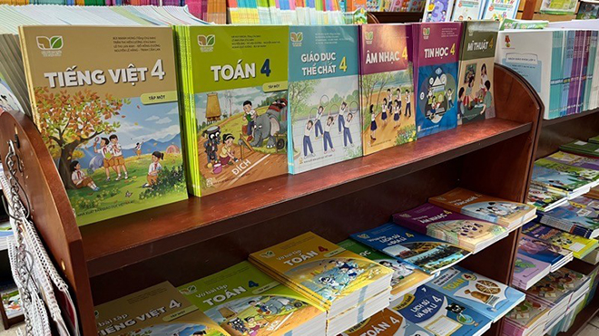 Sách giáo khoa lớp 4, 8 và 11 theo Chương trình giáo dục phổ thông 2018 đã có sẵn tại các cửa hàng thuộc hệ thống của Nhà xuất bản Giáo dục Việt Nam.