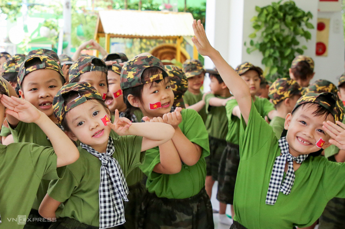 Học sinh mầm non tại Đà Nẵng trong một buổi học làm chiến sĩ nhí. Ảnh: Nguyễn Đông