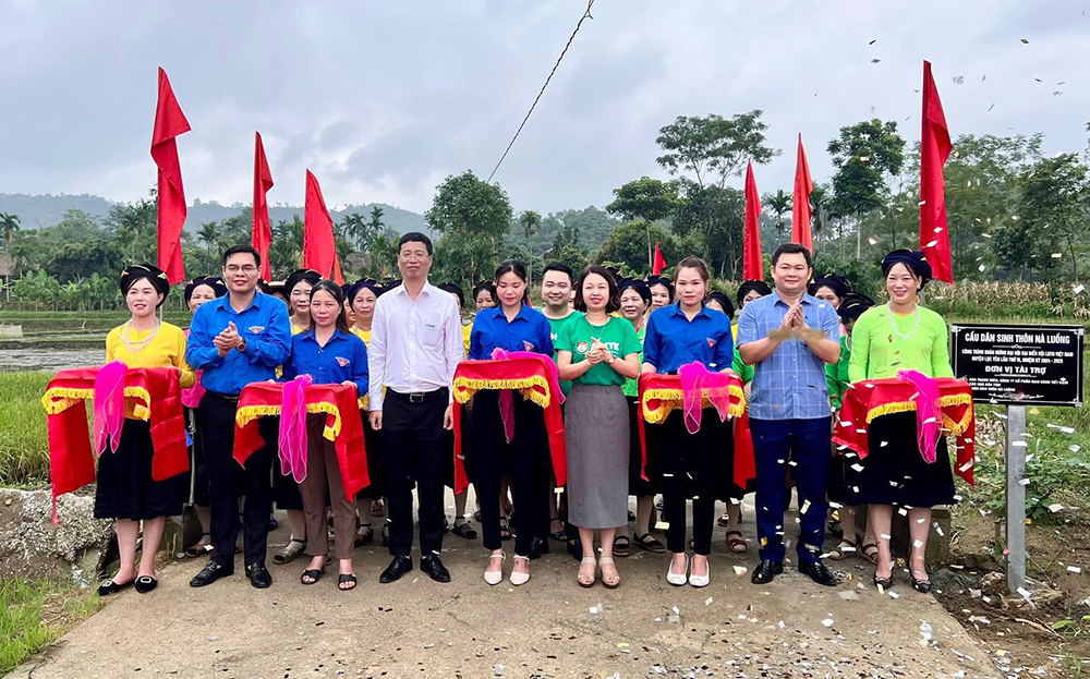 Tỉnh đoàn Yên Bái phối hợp với các đơn vị tài trợ triển khai xây dựng cầu dân sinh tại xã Khánh Thiện, huyện Lục Yên.