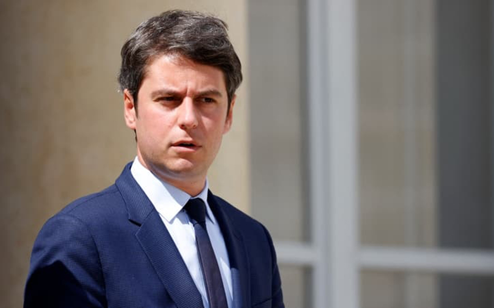 Ông Gabriel Attal là Thủ tướng trẻ tuổi nhất của Pháp, mới lên nắm quyền vào đầu năm 2024 khi mới 34 tuổi.