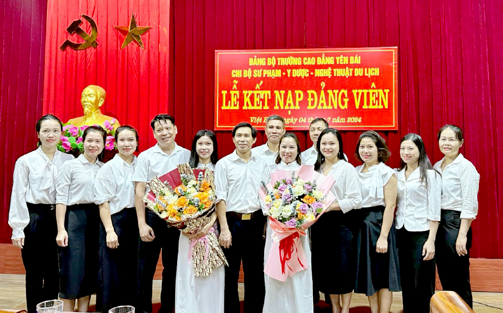 Đảng bộ Trường Cao đẳng Yên Bái hiện có 29 đảng viên là sinh viên.