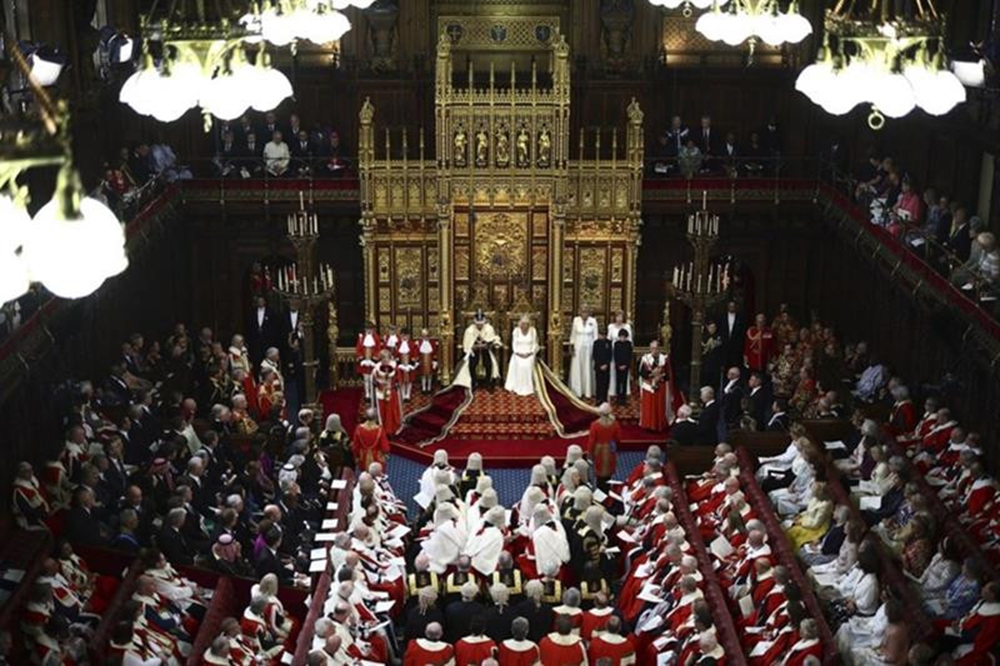 Vua Charles III đọc kế hoạch đổi mới quốc gia của Chính phủ Anh tại lễ khai mạc Quốc hội.