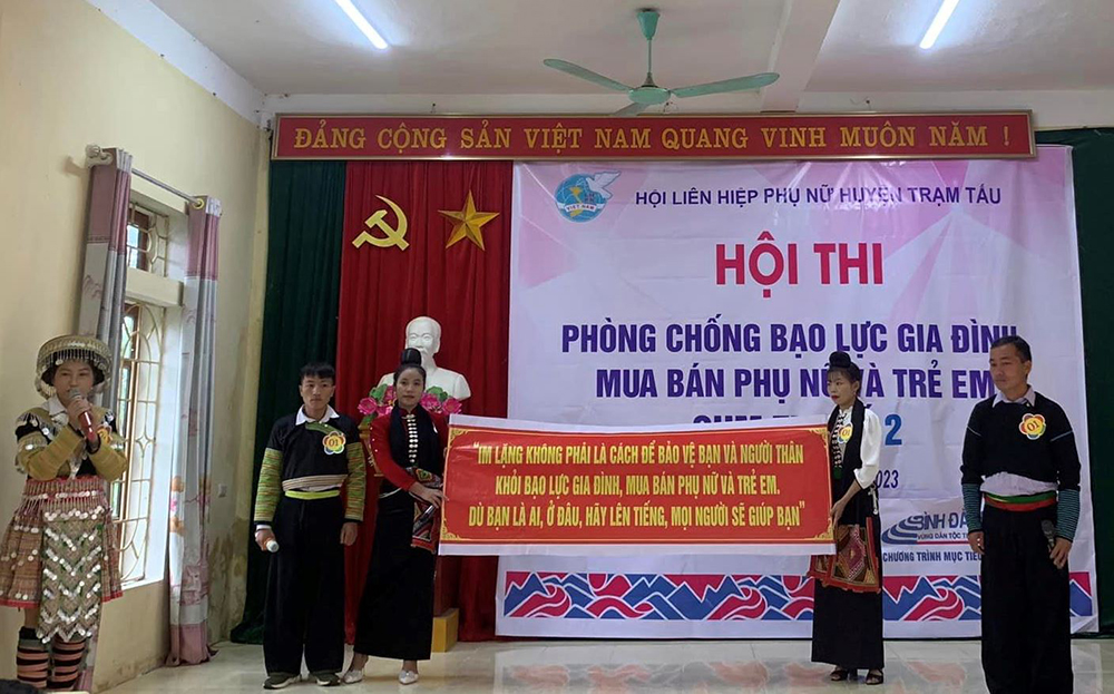 Hội Liên hiệp Phụ nữ huyện Trạm Tấu tổ chức Hội thi phòng, chống bạo lực gia đình, mua bán phụ nữ và trẻ em tại xã Pá Hu.