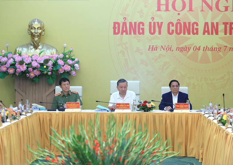 Chủ tịch nước Tô Lâm, Thủ tướng Chính phủ Phạm Minh Chính và Bộ trưởng Lương Tam Quang tại Hội nghị.
