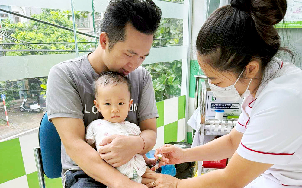 Phòng bệnh chủ động bằng vắc- xin được coi là biện pháp hữu hiệu để phòng, chống các bệnh truyền nhiễm nói chung, bệnh Bạch hầu nói riêng.