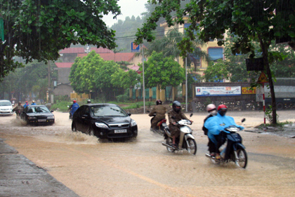 Trước trong và sau bão có mưa to đến rất to. (Ảnh minh họa)