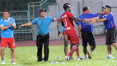 Hòa Phát vui như mở hội khi quật ngã Đồng Tâm Long An 3-2.