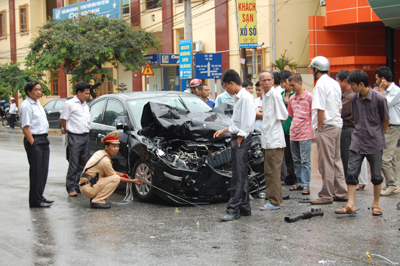 Một vụ tai nạn giao thông xảy ra trên đường Điện Biên, thành phố Yên Bái