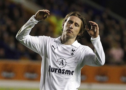 Modric sẽ chia tay Tottenham để đến với Real Madrid.