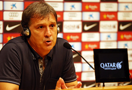 Tata Martino đả kích mạnh mẽ chính sách chuyển nhượng của Real
