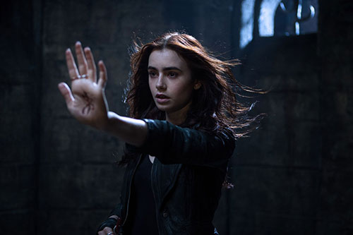 Ngôi sao trẻ Lily Collins thủ vai Clary Fray trong Thành phố Xương
