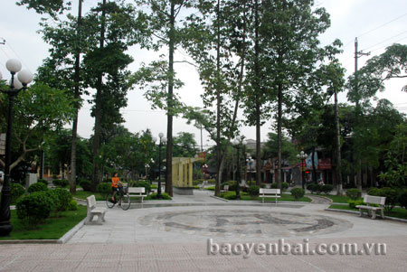 Một góc Vườn hoa Nhà Kèn xưa- công viên phường Hồng Hà hôm nay.
