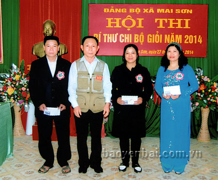 Các thí sinh xuất sắc đạt giải tại hội thi Bí thư cho bộ giỏi năm 2014 của Đảng bộ xã Mai Sơn.
