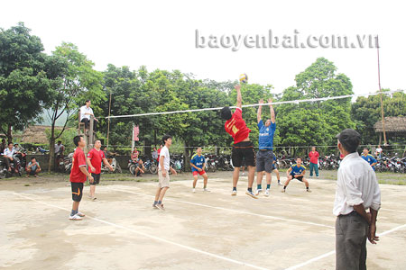 Các hoạt động thể dục thể thao sôi nổi trong dịp tết Độc lập ở Thượng Bằng La.
