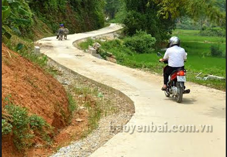 Tuyến đường từ trung tâm xã đi thôn 3 xã Yên Thành (Yên Bình) đã cơ bản được giải ngân thanh toán khối lượng thực hiện.
