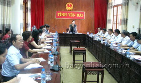 Đồng chí Ngô Thị Chinh - Phó chủ tịch UBND tỉnh, Trưởng ban Chỉ đạo “Tháng hành động Vì người cao tuổi Việt Nam” tỉnh Yên Bái phát biểu tại Hội nghị.