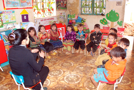 Nhiệm vụ nâng cao chất lượng dạy và học luôn được các đoàn viên Chi đoàn Trường Mầm non Tà Xi Láng hoàn thành xuất sắc.