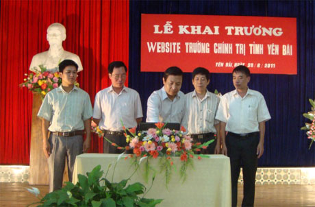 Khai trương Website Trường Chính trị tỉnh Yên Bái.