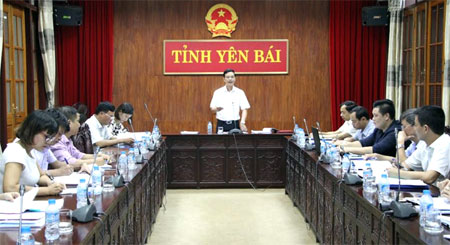 Đồng chí Dương Văn Tiến - Phó Chủ tịch UBND tỉnh, Chủ tịch Hội đồng thẩm định phát biểu kết luận Hội nghị.
