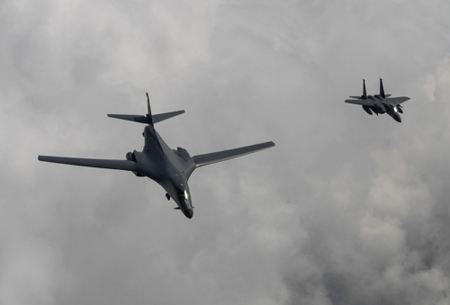 Không quân Mỹ và Hàn Quốc tham gia huấn luyện trên vùng trời bán đảo Triều Tiên, ngày 30/7/2017.