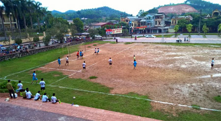 Bóng đá là bộ môn thể thao thế mạnh ở nhiều xã của huyện Yên Bình.