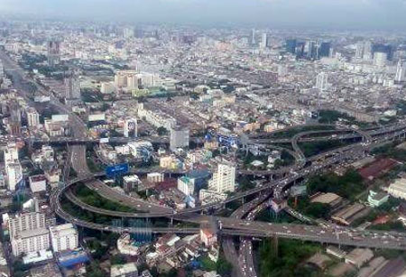 Hệ thống giao thông của thủ đô Bangkok, Thái Lan được đầu tư đồng bộ.