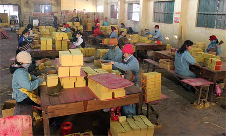 Giấy đế, vàng mã của Công ty cổ phần Lâm nông sản thực phẩm Yên Bái là một trong những sản phẩm chủ lực xuất khẩu của tỉnh.