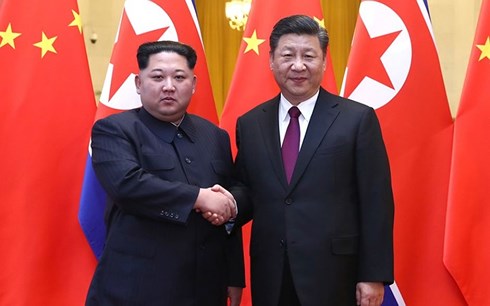 Nhà lãnh đạo Triều Tiên Kim Jong-un đã có các cuộc gặp với Chủ tịch Trung Quốc Tập Cận Bình trước khi ngồi vào bàn thảo luận Thượng đỉnh với Tổng thống Mỹ.