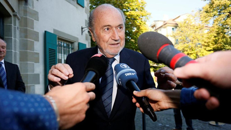 Cựu Chủ tịch FIFA Sepp Blatter tố Qatar gian lận để giành quyền đăng cai World Cup.