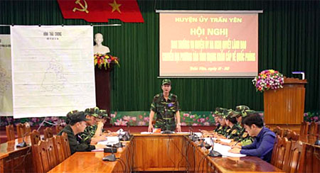 Hội nghị Ban Thường vụ Huyện ủy ra nghị quyết lãnh đạo chuyển địa phương vào trạng thái khẩn cấp về quốc phòng.