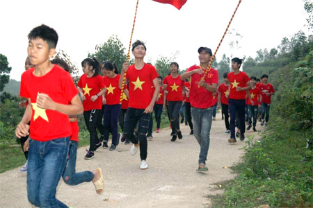 Các hoạt động văn hóa, văn nghệ, thể thao luôn thu hút sự tham gia của đông đảo đối tượng thanh, thiếu nhi xã Văn Phú.