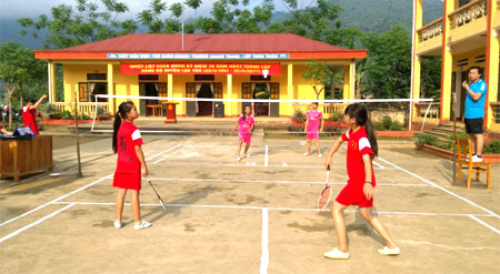 Hoạt động văn hóa - thể thao ở Trường Phổ thông Dân tộc bán trú TH&THCS Phan Thanh, huyện Lục Yên.