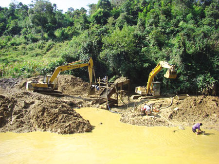 Khai thác khoáng sản cần kiểm soát chặt chẽ trách nhiệm bảo vệ môi trường của đơn vị khai thác. (Ảnh minh họa)