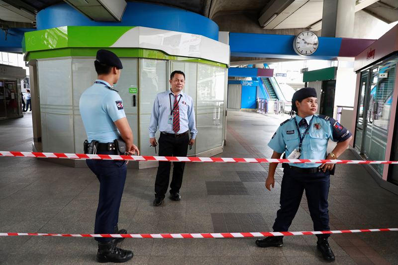 Cảnh sát phong tỏa hiện trường vụ đánh bom ở Bangkok.