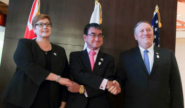 Từ trái qua phải: Ngoại trưởng Australia Marise Payne, Ngoại trưởng Nhật Bản Taro Kono và Ngoại trưởng Mỹ Mike Pompeo tại Hội nghị ngoại trưởng ASEAN ở Thái Lan.