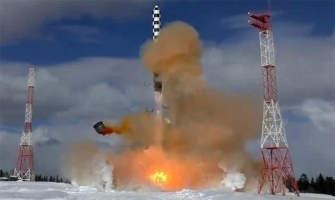 Tên lửa đạn đạo xuyên lục địa Sarmat trong đợt thử nghiệm năm 2017. Ảnh: Bộ Quốc phòng Nga.