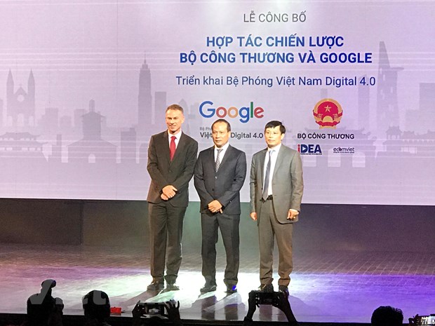 Lãnh đạo Bộ Công Thương và đại diện Google tại lễ công bố hợp tác mở rộng chương trình Bệ Phóng Việt Nam Digital 4.0.