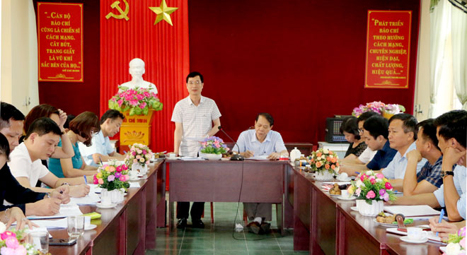 Đồng chí Nguyễn Minh Tuấn - Ủy viên Ban Thường vụ, Trưởng Ban Tuyên giáo Tỉnh ủy phát biểu chỉ đạo tại buổi làm việc.