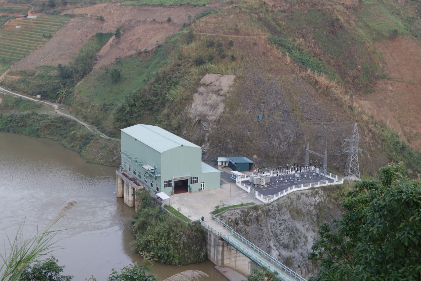 Đập thủy điện Khau Mang Thượng, xã Khau Mang, huyện Mù Cang Chải, tỉnh Yên Bái.