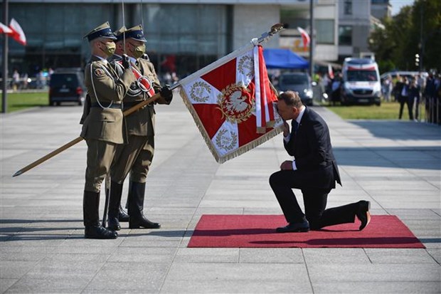 Tổng thống Ba Lan Andrzej Duda (phải) tại Lễ tuyên thệ nhậm chức nhiệm kỳ hai ở Warsaw ngày 6/8/2020.
