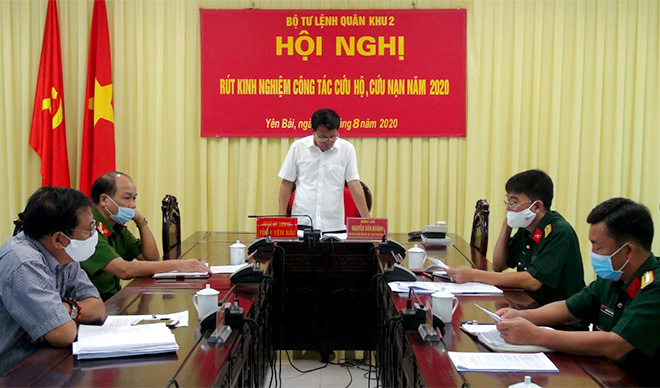 Đồng chí Nguyễn Văn Khánh - Phó Chủ tịch UBND tỉnh, Trưởng ban Chỉ huy PCTT - TKCN tỉnh Yên Bái phát biểu tham luận tại Hội nghị.