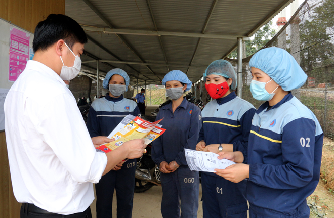 Các cơ sở sản xuất, kinh doanh trên địa bàn tỉnh vừa đảm bảo hoạt động sản xuất vừa phòng dịch.