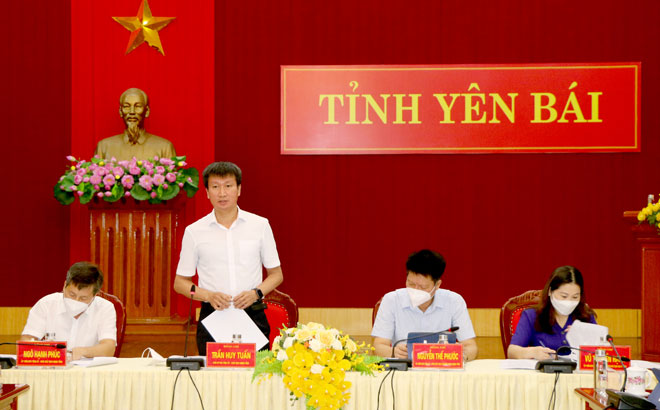 Chairman of the provincial People’s Committee Tran Huy Tuan requests all sectors and localities to focus on comprehensively and effectively implement the “dual targets,” striving to complete all socio-economic plans for 2021.